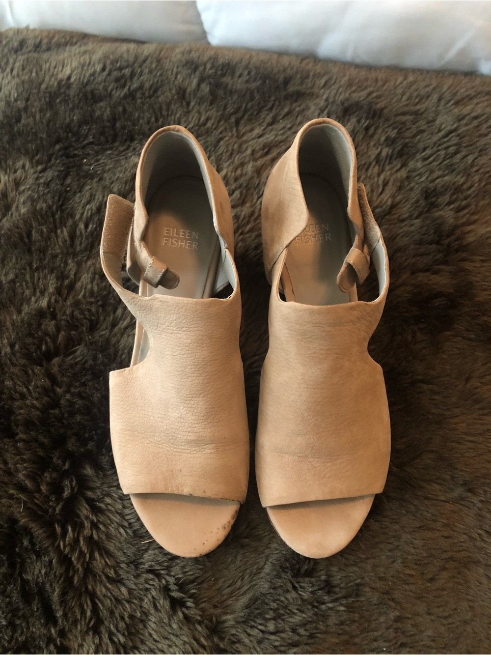 Eileen Fisher suede taupe sandals by Vero Cuoio 8.5 m